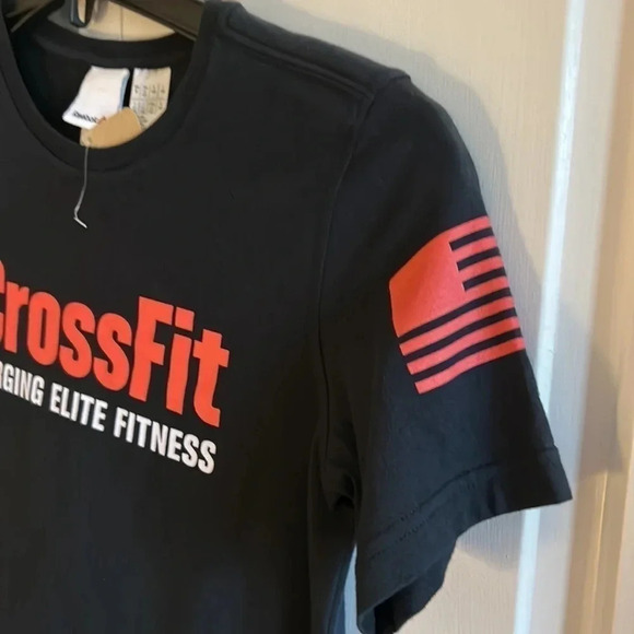 NWT Reebok black CrossFit workout short sleeve shirt , top , t shirt . Crew neck - Picture 3 of 10